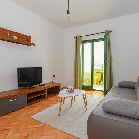 Kate Apartment