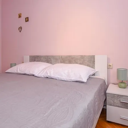 Apartments Kate - With Balcony & Free Private Parking Near The Centre *